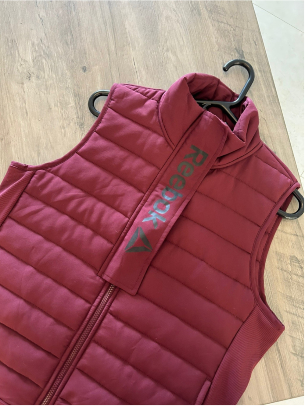 Reebok Getaway Womens Vest Quilted Zip Up Lightweight Burgundy Logo Size L